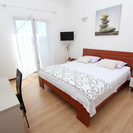 Rooms And Apartment Luana Rovinj Exterior photo