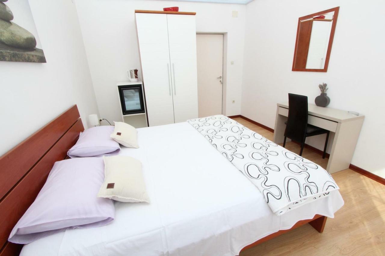Rooms And Apartment Luana Rovinj Exterior photo