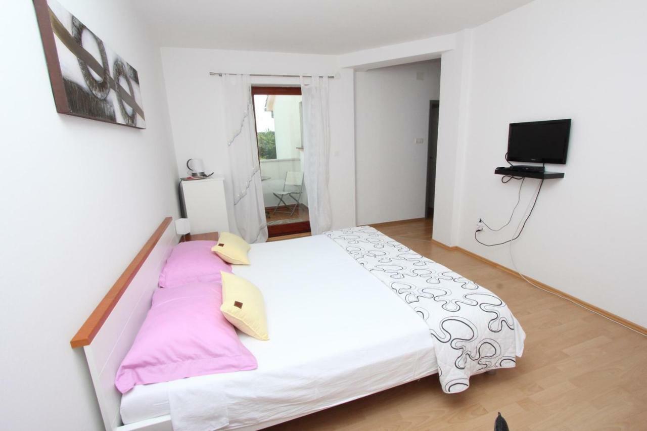 Rooms And Apartment Luana Rovinj Exterior photo