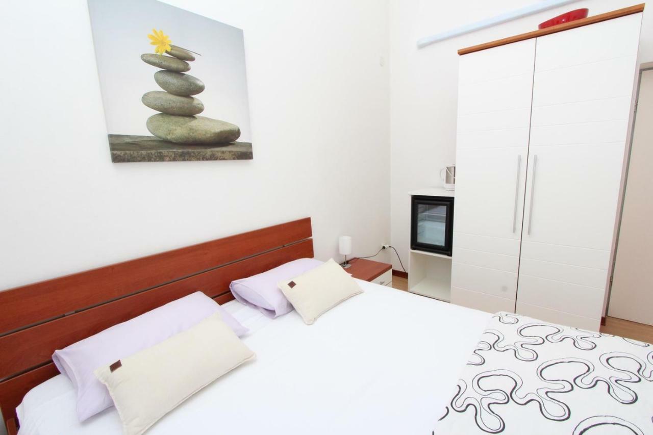 Rooms And Apartment Luana Rovinj Exterior photo