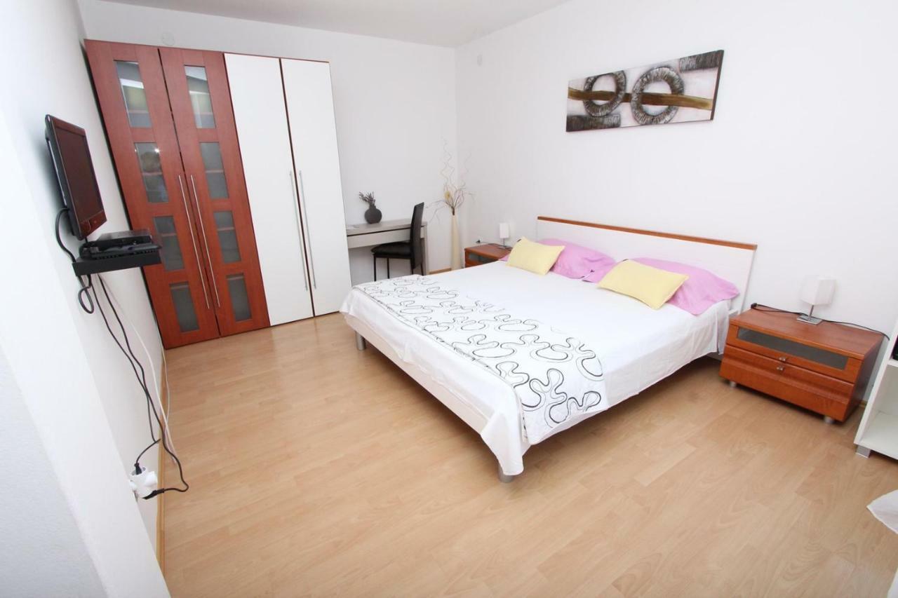 Rooms And Apartment Luana Rovinj Exterior photo