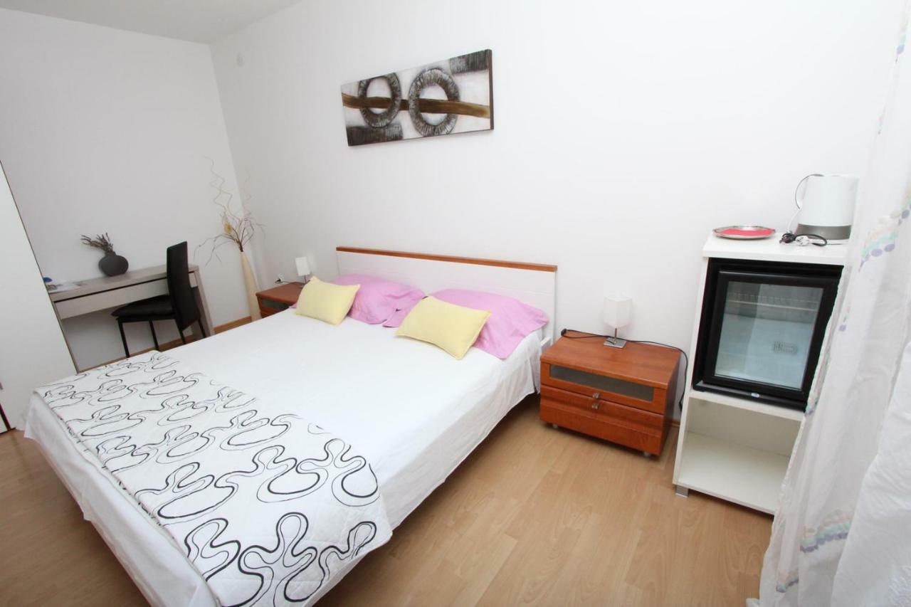 Rooms And Apartment Luana Rovinj Exterior photo
