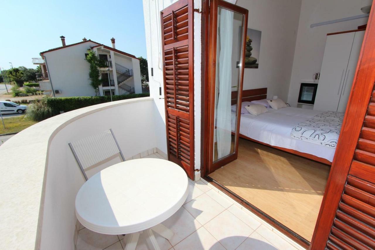 Rooms And Apartment Luana Rovinj Exterior photo