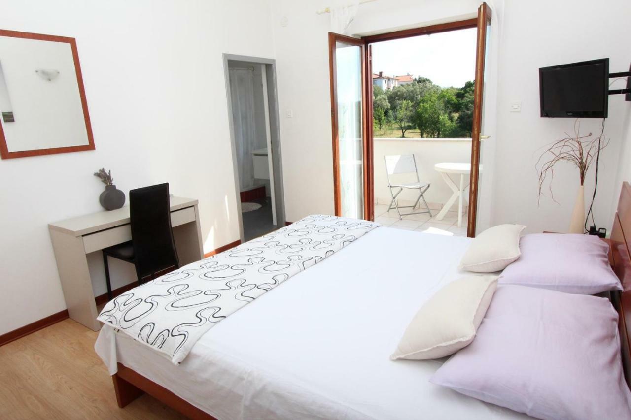 Rooms And Apartment Luana Rovinj Exterior photo