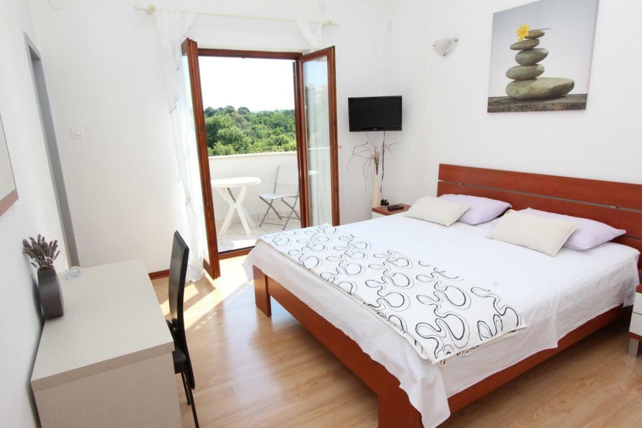 Rooms And Apartment Luana Rovinj Exterior photo
