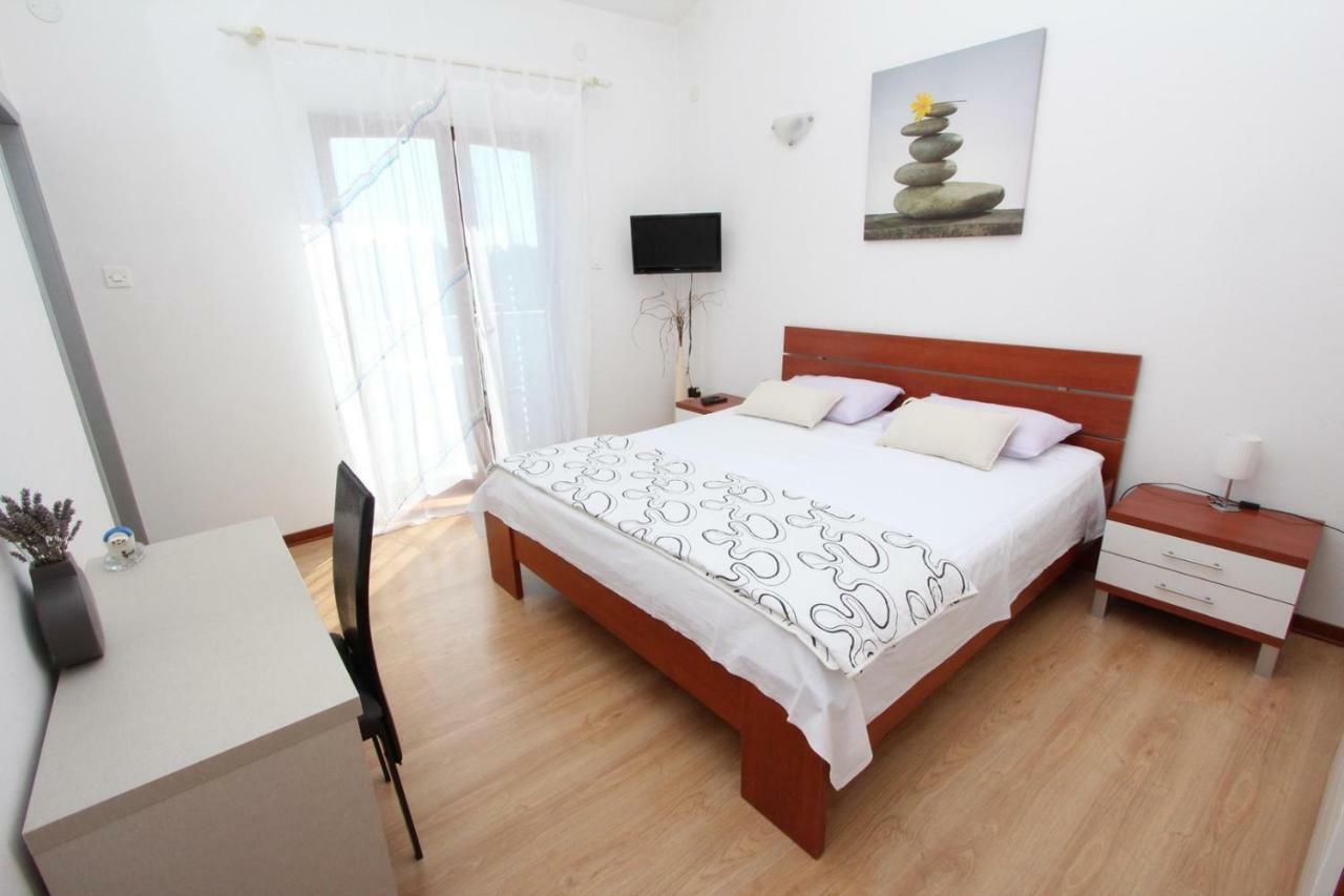 Rooms And Apartment Luana Rovinj Exterior photo