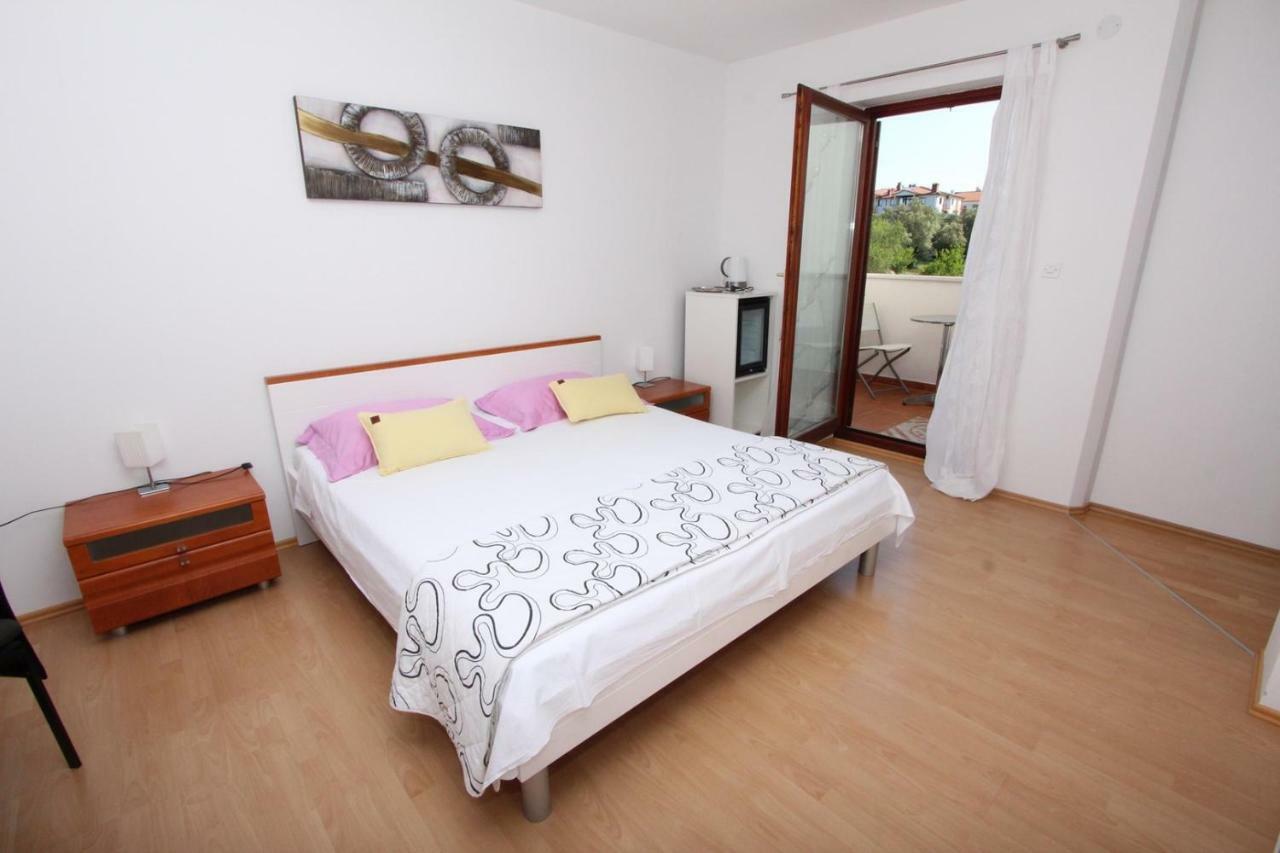 Rooms And Apartment Luana Rovinj Exterior photo